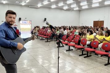 Foto - Capacitação de professores e funcionários