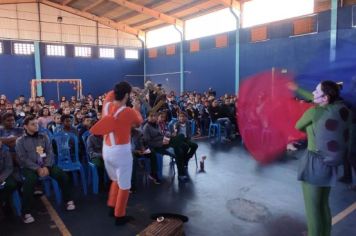 Foto - MAIO LARANJA 2024 PEÇA TEATRAL
