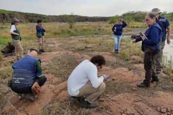 Foto - SOCIEDADE GEOLÓGICA DO BRASIL - LAVA EM CORDAS, BANDEIRANTES-PR2023