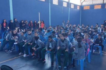 Foto - MAIO LARANJA 2024 PEÇA TEATRAL