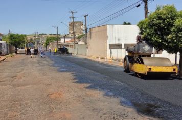 Foto - OBRAS EM VIAS PÚBLICAS, ESCOLA E ENTREGA DE VEÍCULO À SECRETARIA DE AGRICULTURA