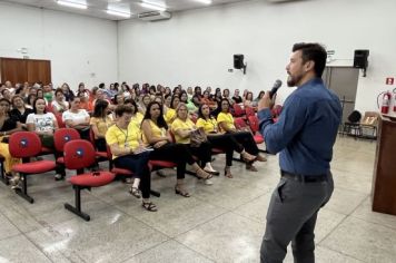 Foto - Capacitação de professores e funcionários