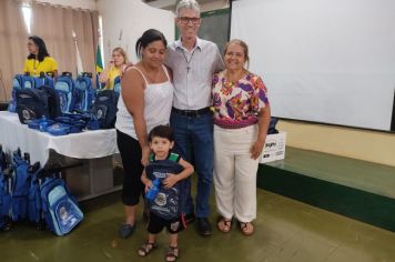 Foto - ENTREGA SIMBOLICA DE MOCHILAS 2024 