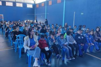 Foto - MAIO LARANJA 2024 PEÇA TEATRAL
