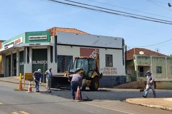 Foto - OBRAS EM VIAS PÚBLICAS, ESCOLA E ENTREGA DE VEÍCULO À SECRETARIA DE AGRICULTURA