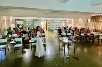 Foto - Capacitação de professores e funcionários