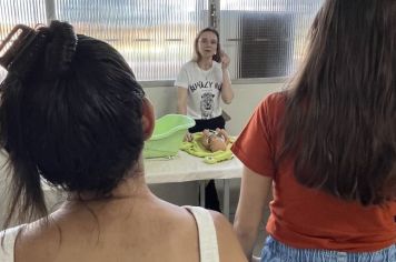 Foto - GRUPO FLORECER É RESULTADO DE PARCERIA FIRMADA ENTRE PREFEITURA E FACULDADE DE ENFERMAGEM DA UENP-CLM.