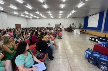 Foto - Capacitação de professores e funcionários