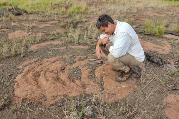 Foto - SOCIEDADE GEOLÓGICA DO BRASIL - LAVA EM CORDAS, BANDEIRANTES-PR2023