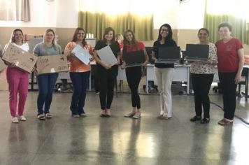 Prefeitura entrega notebooks para todas os CMEIs e escolas municipais de Bandeirantes