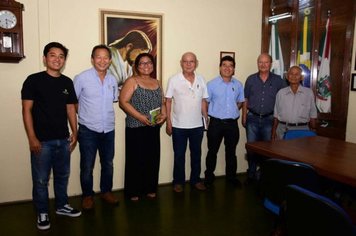 Prefeito Lino recebe diretoria da ACEB