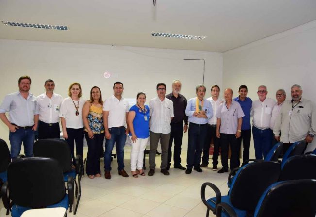 Secretário de Estado da Agricultura visita Município e conhece trabalhos do SRI