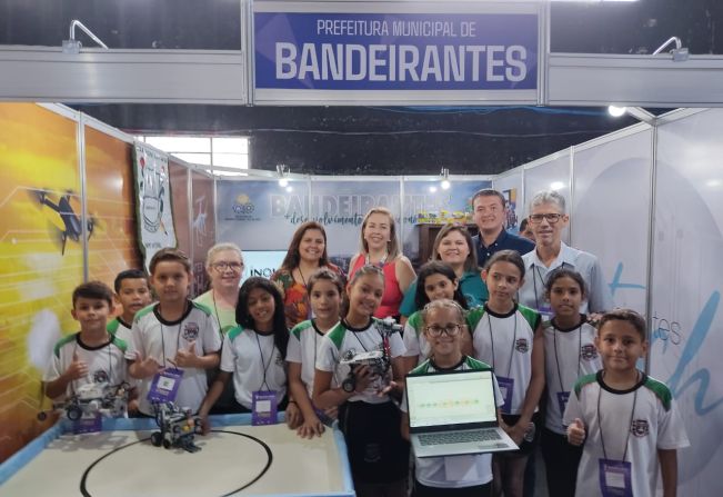 ESCOLA MUNICIPAL DE BANDEIRANTES É DESTAQUE EM FEIRA REGIONAL DE TECNOLOGIA.