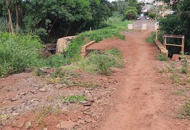 PREFEITURA DE BANDEIRANTES INICIARÁ OBRAS DE RECONSTRUÇÃO NA PONTE  DA RUA JOSÉ YVES DE SOUZA, LIGAÇÃO DA CIDADE COM A PEDREIRA MUNICIPAL 