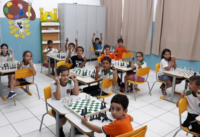 As turmas estão crescendo - Escola de Xadrez Tijuca