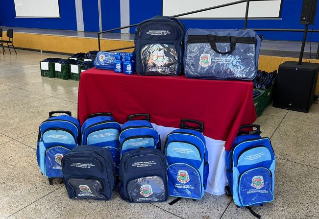 Prefeitura de Bandeirantes fornecerá mochilas e estojos escolares para alunos da rede publica municipal