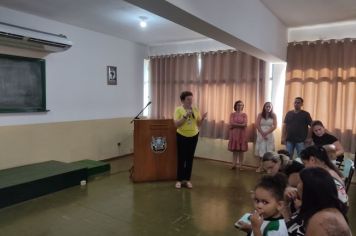 Foto - ENTREGA SIMBOLICA DE MOCHILAS 2024 