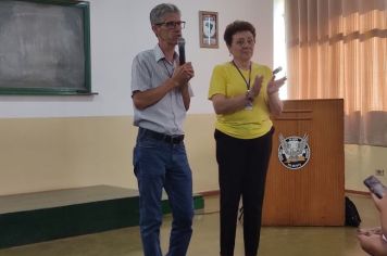 Foto - ENTREGA SIMBOLICA DE MOCHILAS 2024 