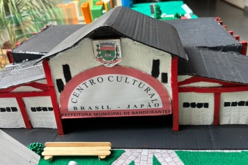 DESTAQUE NA EDUCAÇÃO: ESCOLA SANTA TEREZINHA BRILHA EM MOSTRA PEDAGÓGICA