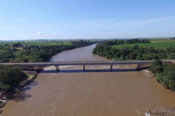 Inaugurada ponte que liga Bandeirante e Itambaracá